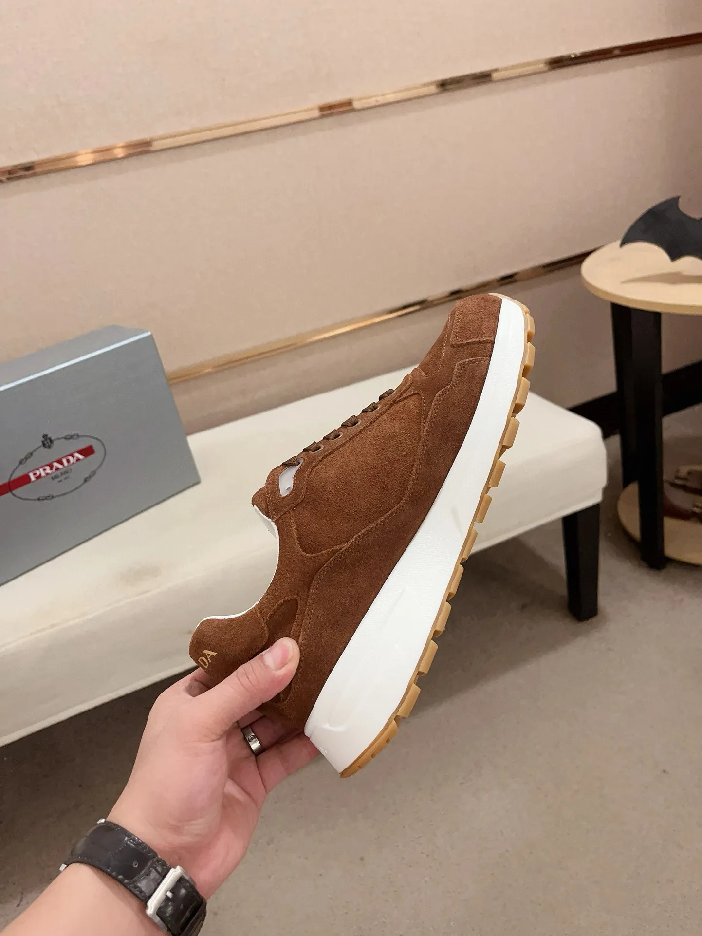 Men's shoes 💰 580💰 ✔️✔️✔️High-quality new PRADA counters are launched simultaneously. The new men's shoes and 😘 fabrics are made of selected first-layer cowhide with superb craftsmanship. Lining: Full cowhide lining. 👍🏿 High-end ☄️ air-cushion molded anti-slip rubber outsole, exquisite lines, simple and elegant, comfortable and high-end for leisure travel. Code number: 38 to 45 (can be customized to 46 to 47, non-refundable)